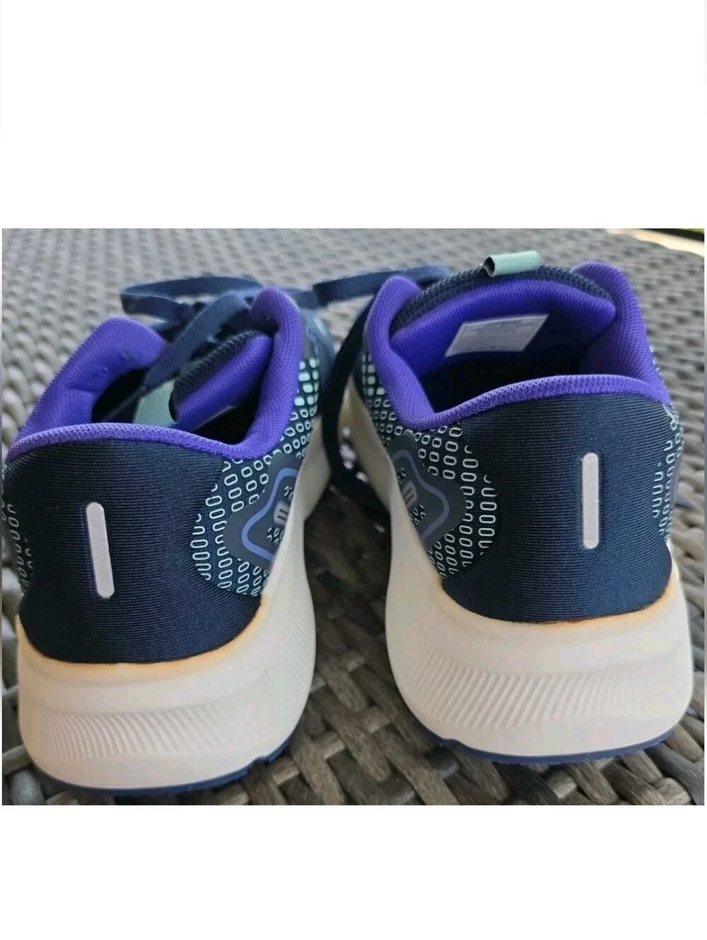 JACKSHIBO Wide Toe Box Shoes Womens Hands Free Arch Support Sneakers Lightweight